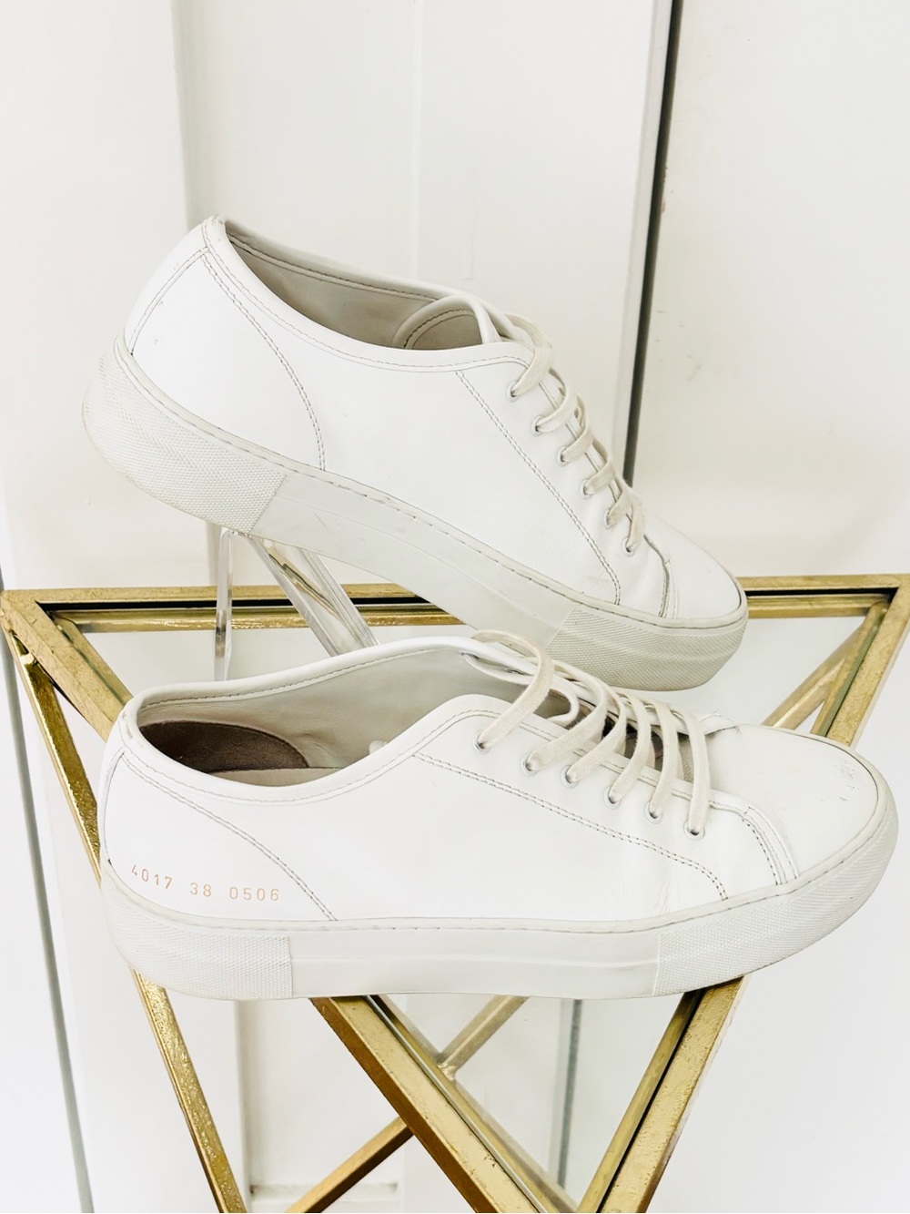 Common projects women's tournament white lowtop leather sneaker size 38(8)